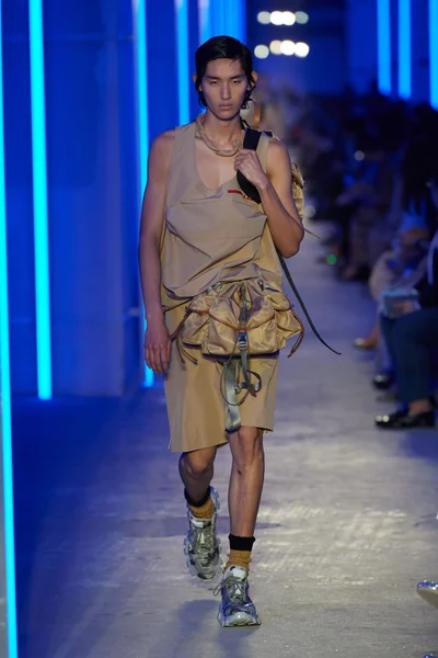 Look 30